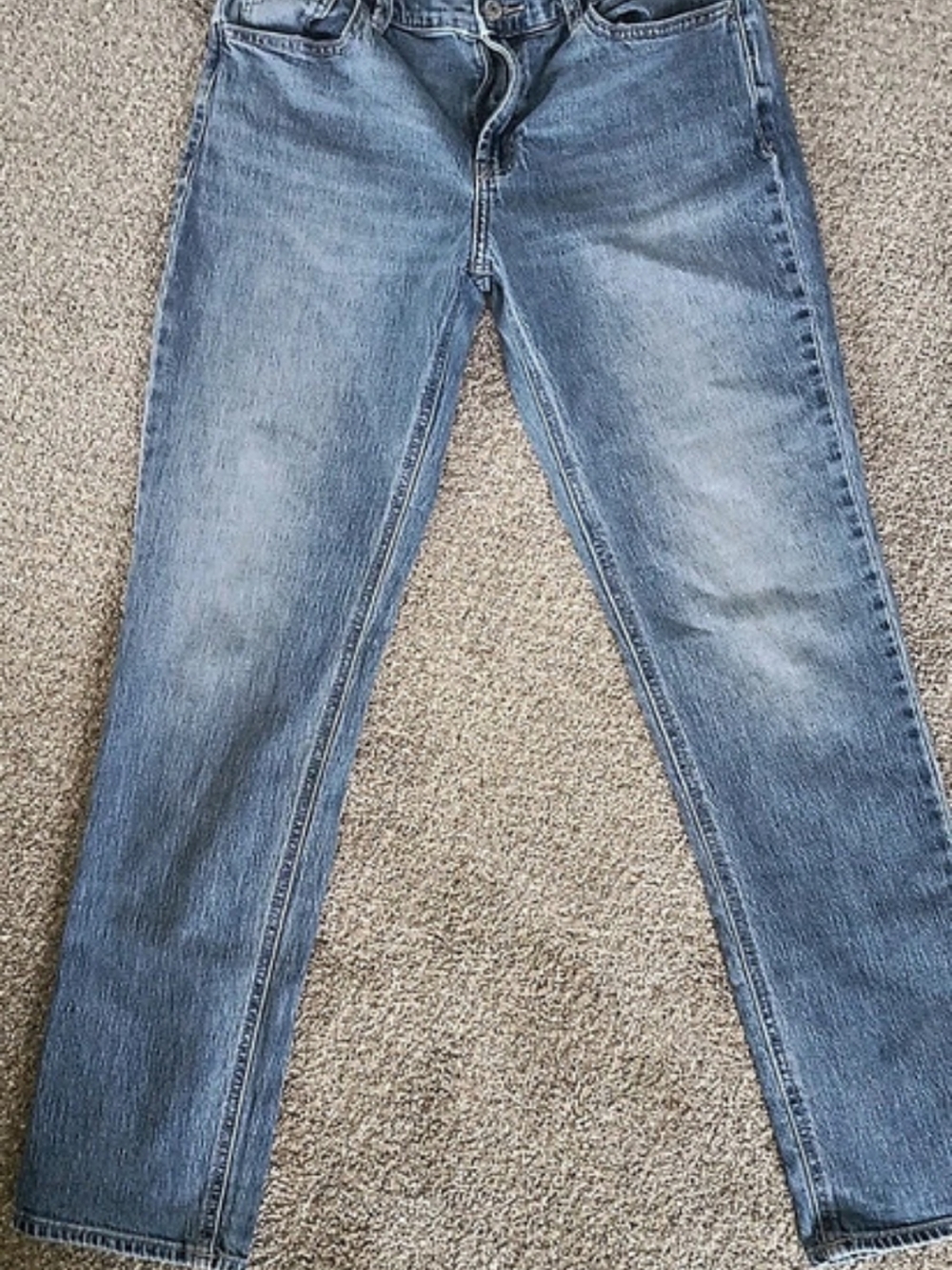 Old Navy Mid-Rise Wow Boyfriend Jeans - Size 8